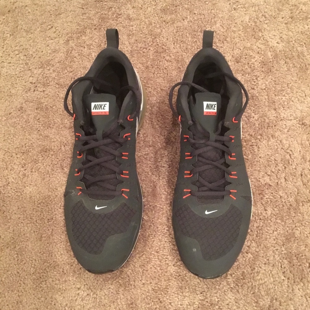 Nike Men's Black and Orange Athletic Shoes